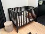 Stijlvol zwart kinderbedje / park + matras, Ophalen, 70 tot 85 cm, Zo goed als nieuw, Minder dan 140 cm