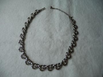 Trifari crown zilverkleurige vintage ketting beschikbaar voor biedingen