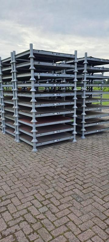 buis stappelpallets beschikbaar voor biedingen