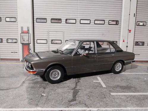 Bmw 520i E12 antracietgrijs metallic, Hobby en Vrije tijd, Modelauto's | 1:18, Nieuw, Overige merken, Ophalen of Verzenden