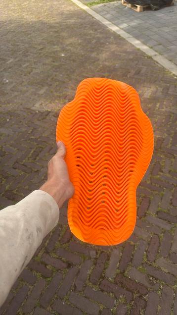 Rug protectie. beschikbaar voor biedingen