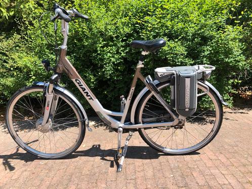 Dames fiets, giant double twist, Fietsen en Brommers, Elektrische fietsen, Gebruikt, Overige merken, 55 tot 59 cm, Ophalen of Verzenden