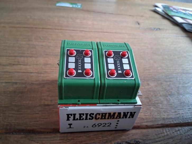 2 x fleischmann 6922 ontkoppelrailschakelaar nieuw in de ovp, Hobby en Vrije tijd, Modeltreinen | H0, Nieuw, Rails, Wisselstroom