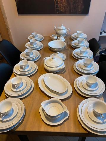 Wawel porseleinenset  voor ontbijt, lunche, diner 12 pers beschikbaar voor biedingen