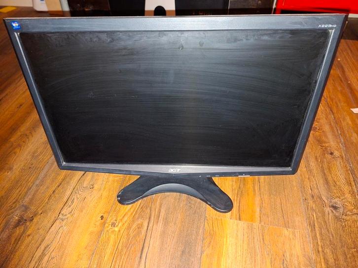 Acer X223HQ Monitor - In hoogte verstelbaar, Computers en Software, Monitoren, Gebruikt, 60 Hz of minder, DVI, VGA, Gaming, In hoogte verstelbaar