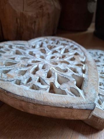 Houten hart handgemaakt (nieuw) beschikbaar voor biedingen