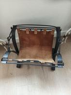 Vintage leer en gietijzer lectuurbak, Huis en Inrichting, Woonaccessoires | Krantenbakken en Lectuurbakken, Ophalen, Gebruikt