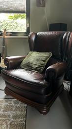 Oude leunstoel met werk, Huis en Inrichting, Fauteuils, Ophalen, Gebruikt, Leer