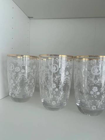 Pip Studio royal whitw servies: borden, kommen, bekers beschikbaar voor biedingen