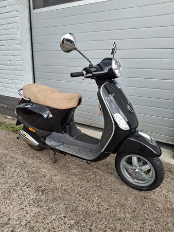 Vespa LX 2t / 2410KM / 1e eig beschikbaar voor biedingen