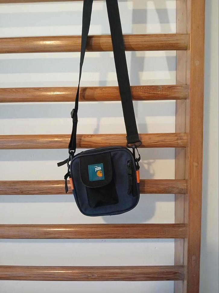 020/PATTA X CARHARTT ESSENTIALS BAG/GEEN CARHARTT WIP BROEK, Sieraden, Tassen en Uiterlijk, Tassen | Schoudertassen, Nieuw, Ophalen