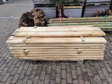 planken en palen vuren, kastanje of espen hout beschikbaar voor biedingen