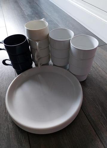 Kampeerservies beschikbaar voor biedingen