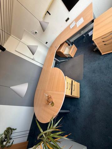 Bureau beschikbaar voor biedingen