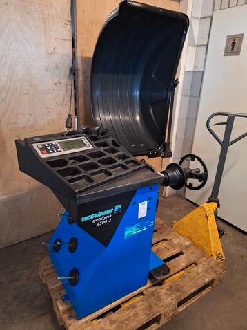 Balanceer apparaat Hofmann 4500-2 Balanceer machine beschikbaar voor biedingen