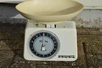 Vintage Keuken Weegschaal. STUBE beschikbaar voor biedingen