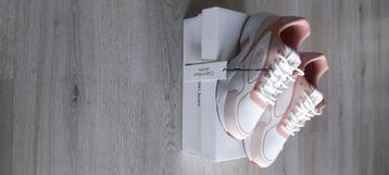 Nieuw Calvin klein jeans sneakers beschikbaar voor biedingen