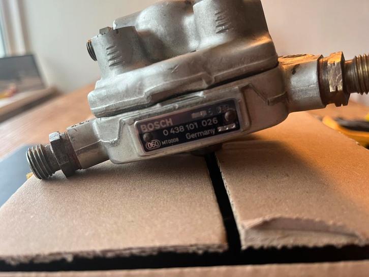 Mercedes brandstof verdeler/ spinnekop M102, Auto-onderdelen, Motor en Toebehoren, Gebruikt, Ophalen of Verzenden