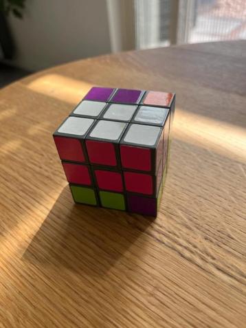 Kubus, afmeting 5,5 x 5,5 cm - gebruikt beschikbaar voor biedingen