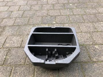 Binnenbak reservewiel Toyota Avensis T27 beschikbaar voor biedingen