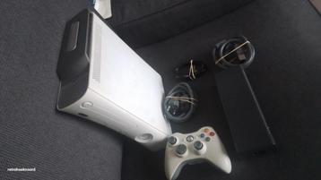 Xbox 360 (20gb) met Controller, kabels en voeding  beschikbaar voor biedingen