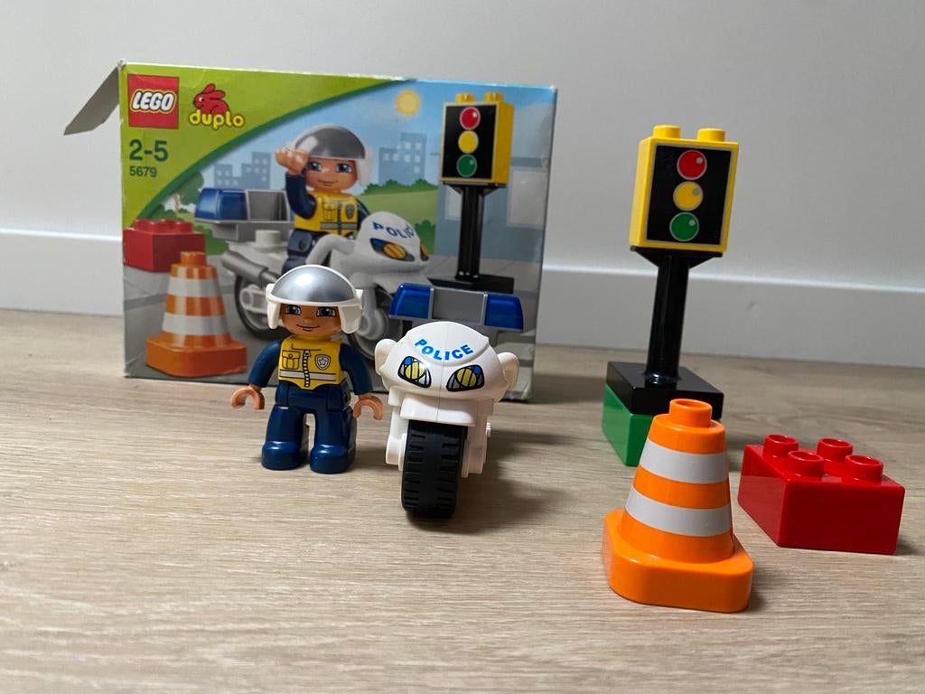 LEGO DUPLO Ville Politiemotor 5679, Ophalen, Zo goed als nieuw, Complete set, Duplo