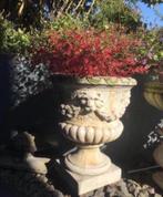 Antieke stenen tuinvaas met leeuwenkoppen - 71cm, Tuin en Terras, Tuinvazen, Ophalen of Verzenden, Gebruikt