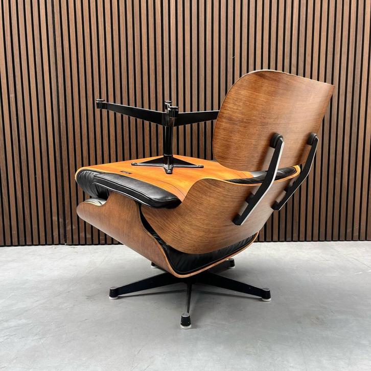 Vitra Eames Lounge chair - Rosewood Palissander, Antiek en Kunst, Antiek | Meubels | Stoelen en Banken