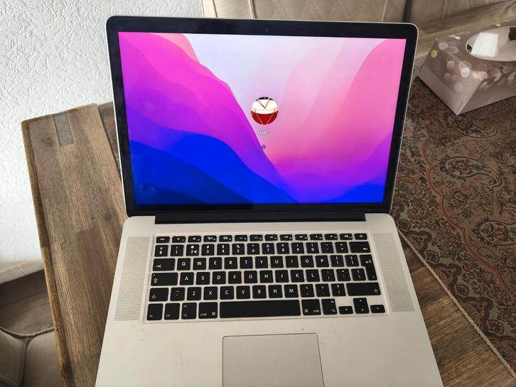 MacBook Pro 15 inch - Goed Onderhouden!, Computers en Software, Apple Macbooks, Gebruikt, MacBook Pro, 15 inch, 2 tot 3 Ghz, Onbekend