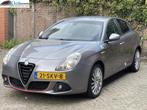 Alfa Romeo Giulietta 1.4 T Distinctive NAP Automaat Distr VV, Auto's, 1280 kg, 4 cilinders, Origineel Nederlands, Bedrijf