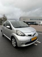 Toyota Aygo 1.0 12V Vvt-i 5DRS 2006 Grijs Nieuwe APK, Auto's, Voorwielaandrijving, 4 stoelen, 68 pk, Origineel Nederlands