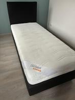 Bed lederlook met matras, Ophalen, 90 cm, Eenpersoons, Zo goed als nieuw