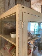 Stoere oude toonbankvitrine vitrine van Pacha, Antiek en Kunst, Ophalen