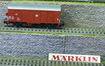 Goederen wagen met sluitlicht beschikbaar voor biedingen