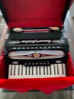 Accordiola Risoletto Italia 96 bass ruil roland x1, Muziek en Instrumenten, Accordeons, Ophalen, Met koffer, Toetsaccordeon, 96-bas
