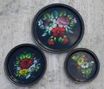 Super Mooie Set 3 USSR Metalen Dienbladen met Bloemen, Ophalen of Verzenden