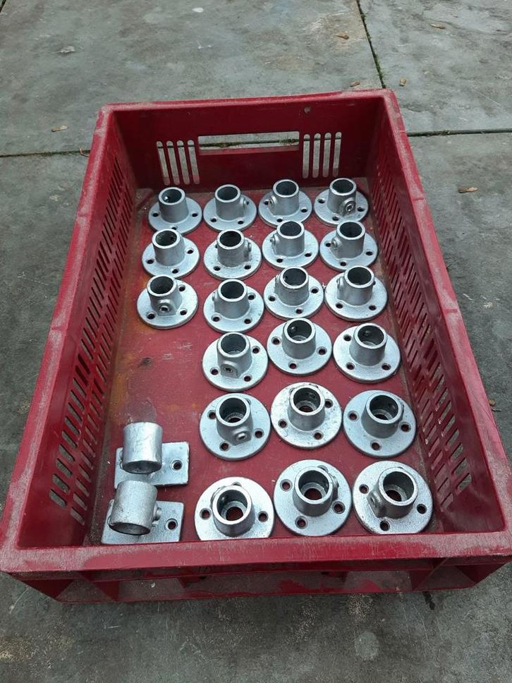 Buiskoppelingen  28 mm. 2.50 euro per stuk, Doe-het-zelf en Verbouw, IJzerwaren en Bevestigingsmiddelen, Gebruikt, Minder dan 50 mm