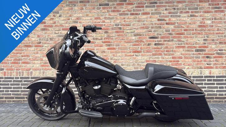 Harley Davidson FLHX Street Glide CVO Blackout Streetglide, Motoren, Motoren | Harley-Davidson, Bedrijf, Toermotor, meer dan 35 kW