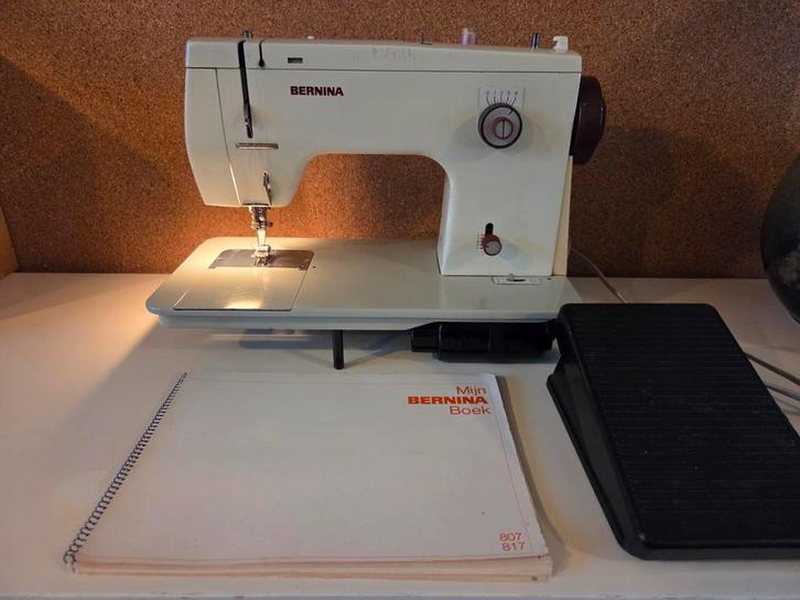 Bernina 817 Naaimachine + gebruiksaanwijzing, Hobby en Vrije tijd, Naaimachines en Toebehoren, Gebruikt, Naaimachine, Bernina