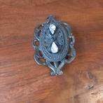 Antieke broche metaal, Sieraden, Tassen en Uiterlijk, Antieke sieraden, Ophalen of Verzenden, Overige materialen, Broche