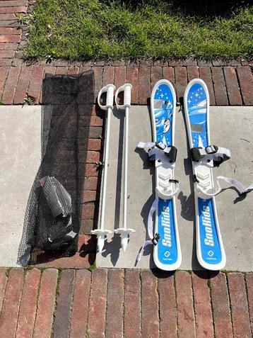 kinder skis beschikbaar voor biedingen