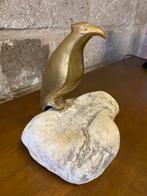 Bronze Falcon Sculpture on Rock, Ophalen of Verzenden, Brons