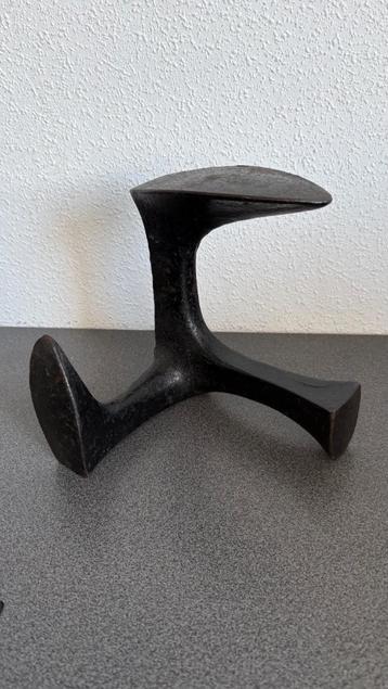 TE KOOP: gietijzeren schoenleest beschikbaar voor biedingen