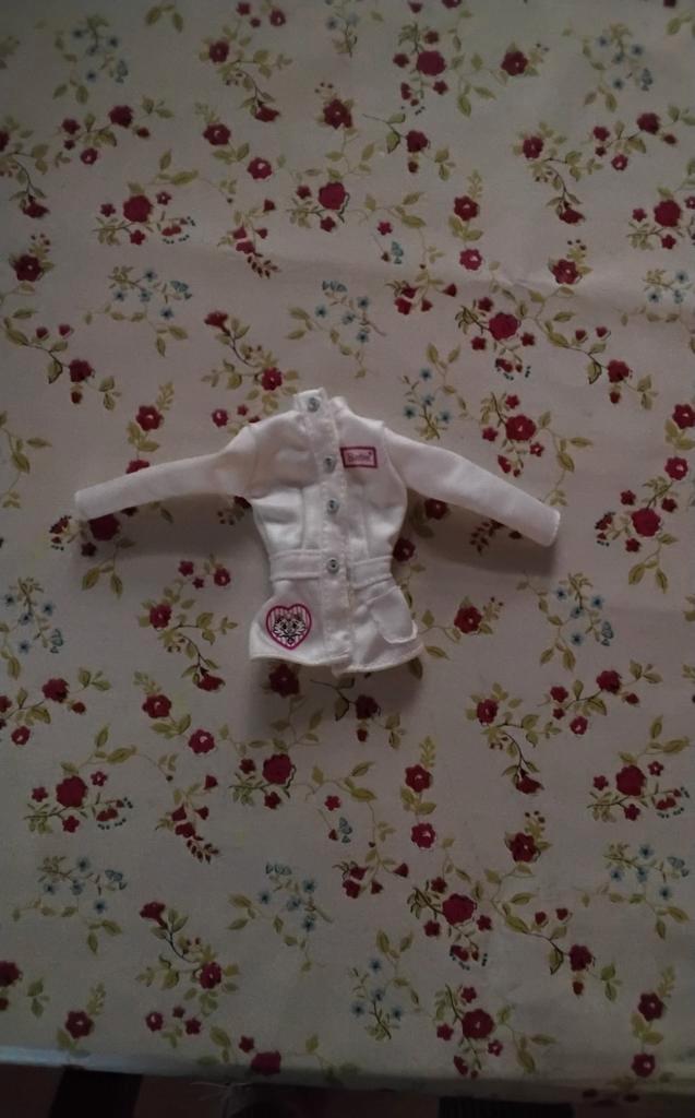 Barbie mattel dokter outfit jasje, Verzamelen, Poppen, Zo goed als nieuw, Kleertjes, Ophalen of Verzenden