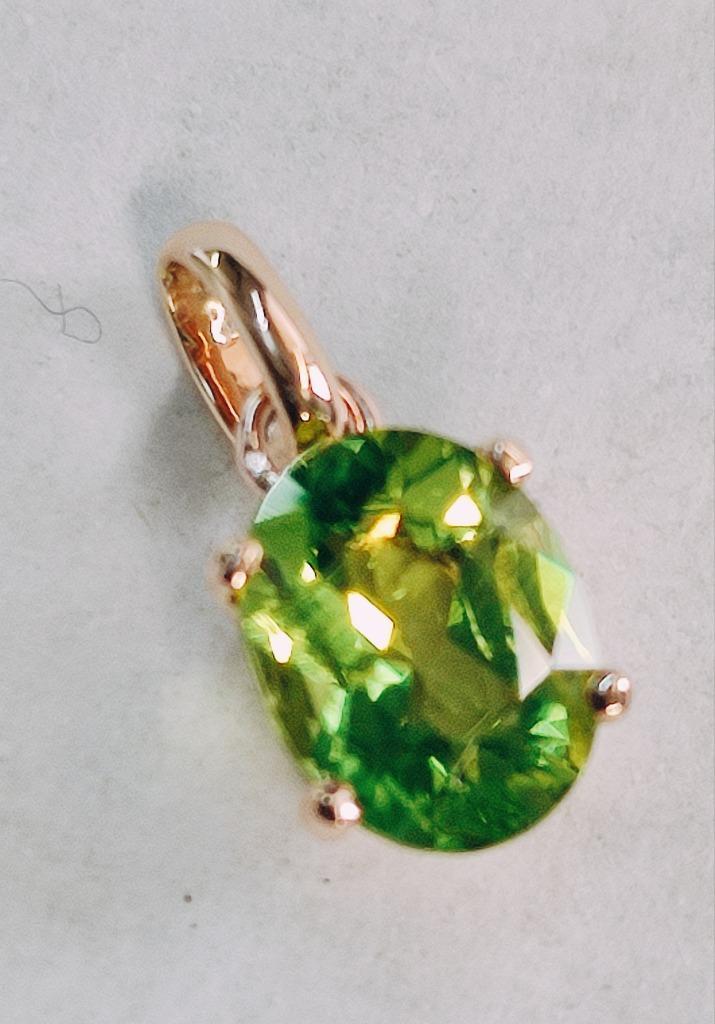 Gouden hangertje met peridot 2,10 kt, VS, Sieraden, Tassen en Uiterlijk, Kettinghangers, Zo goed als nieuw, Goud, Goud, Met edelsteen