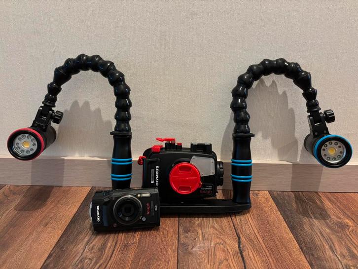 Onderwatercamera set. Olympus tough TG-5 met Weefine lampen, Audio, Tv en Foto, Fotografie | Onderwatercamera's, Gebruikt, Complete set