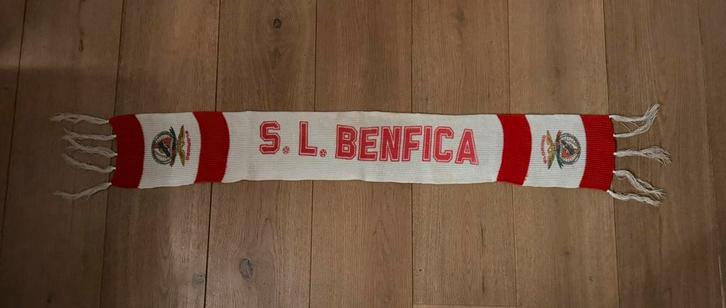 Oude sjaal SL Benfica, Verzamelen, Sportartikelen en Voetbal, Gebruikt, Vaantje of Sjaal, Buitenlandse clubs, Ophalen of Verzenden