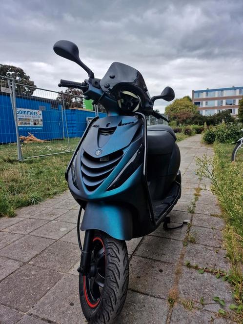 Piaggio Zip Iget 2020 2e EIGENAAR, Fietsen en Brommers, Brommers | Derbi, Zo goed als nieuw, Ophalen