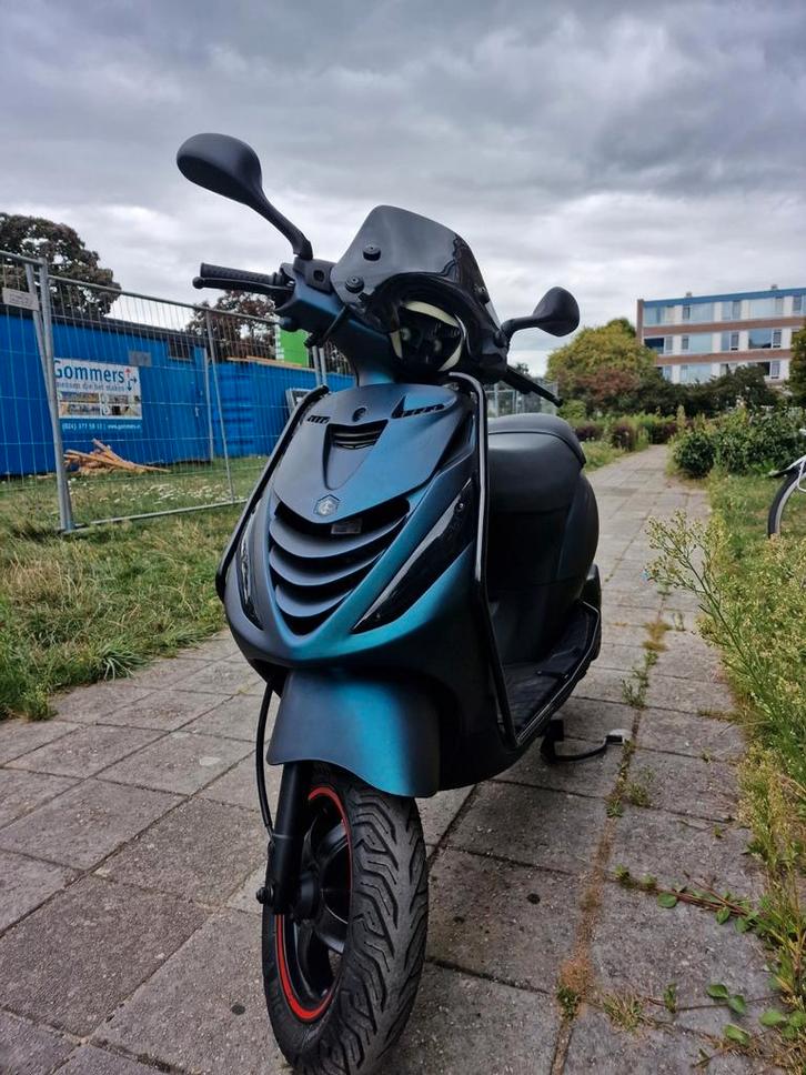 Piaggio Zip Iget 2020 2e EIGENAAR, Fietsen en Brommers, Brommers | Derbi, Zo goed als nieuw, Ophalen