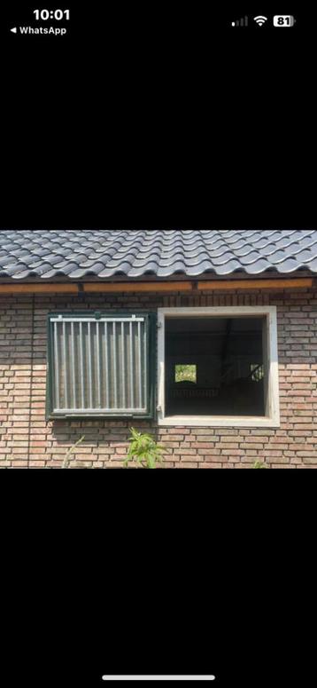 set van 4 nieuwe stalramen incl kozijnen beschikbaar voor biedingen
